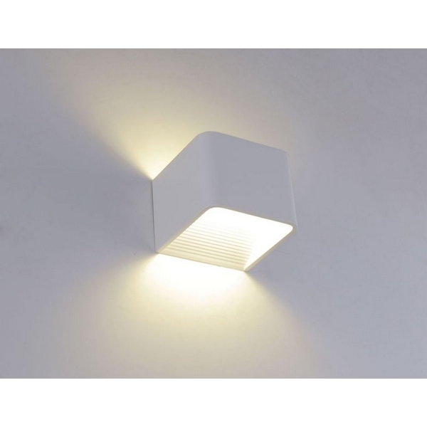 Светодиодный настенный светильник Crystal Lux CLT 010W100 WH-67006 форма куба